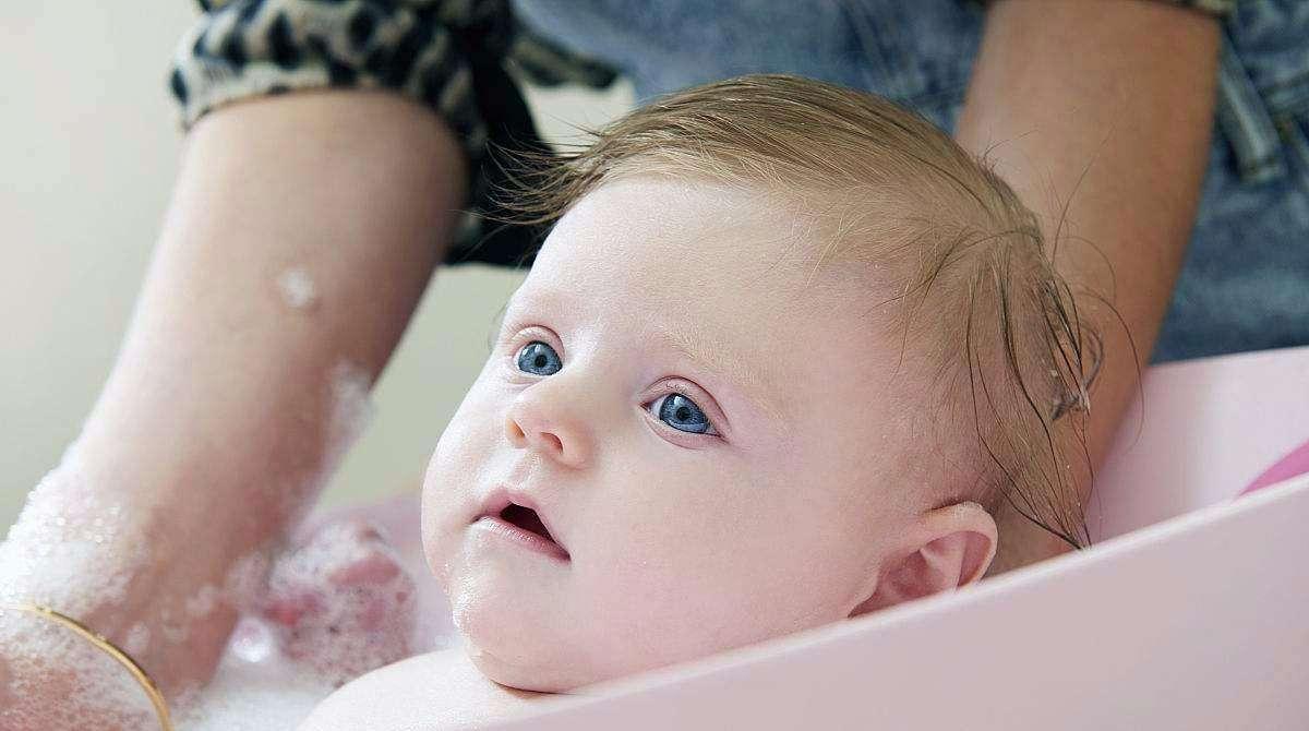 宝宝洗澡不是越多越好,越洗免疫力越差,宝宝应该要科学洗澡