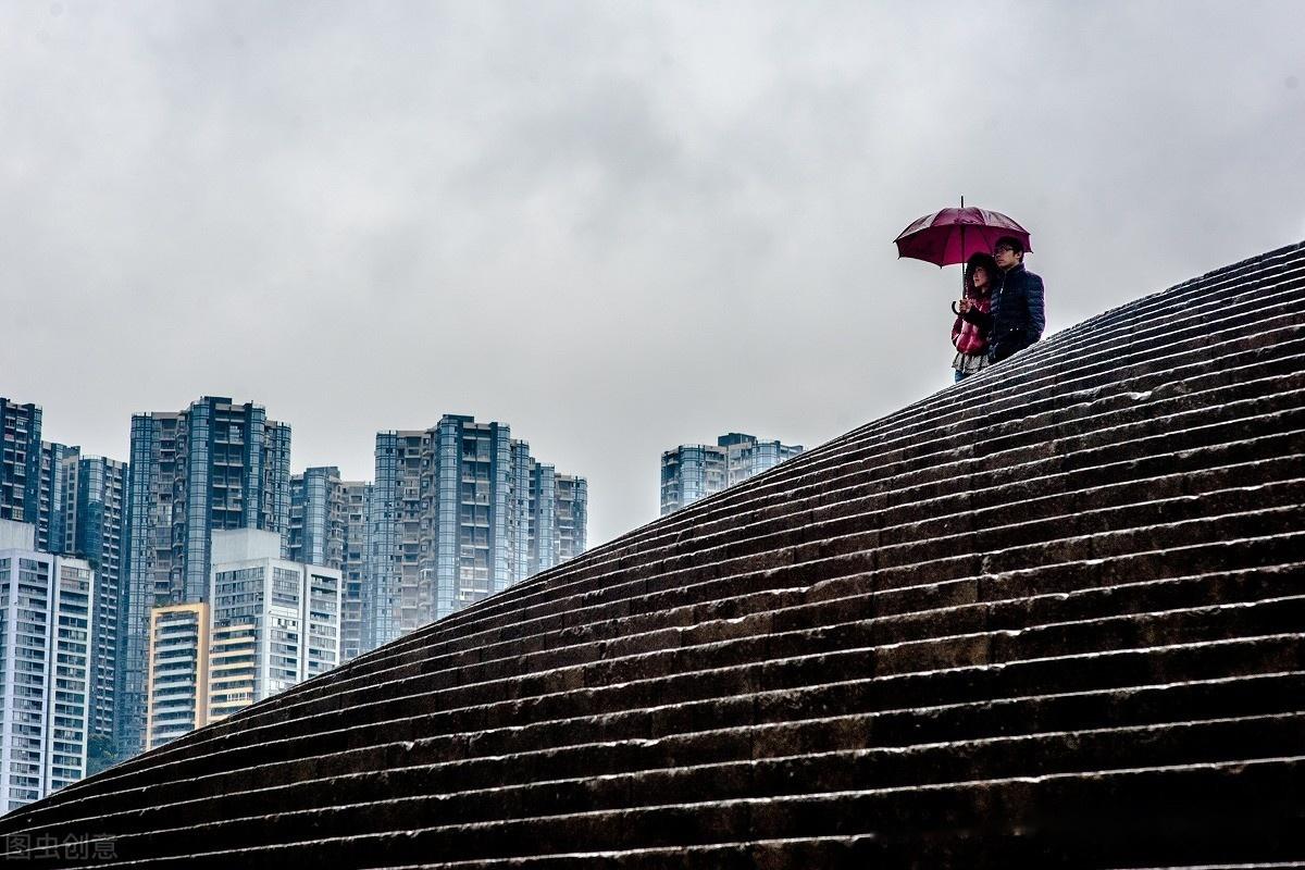 学这6个技巧,下雨天也能拍出具有故事感的摄影大片,含拍摄参数