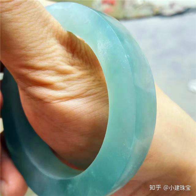 莫湾基晴水种翡翠手镯开窗料