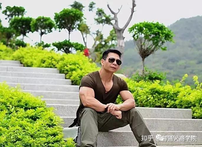 快手第一自然健身网红罗跃飞赚钱套路