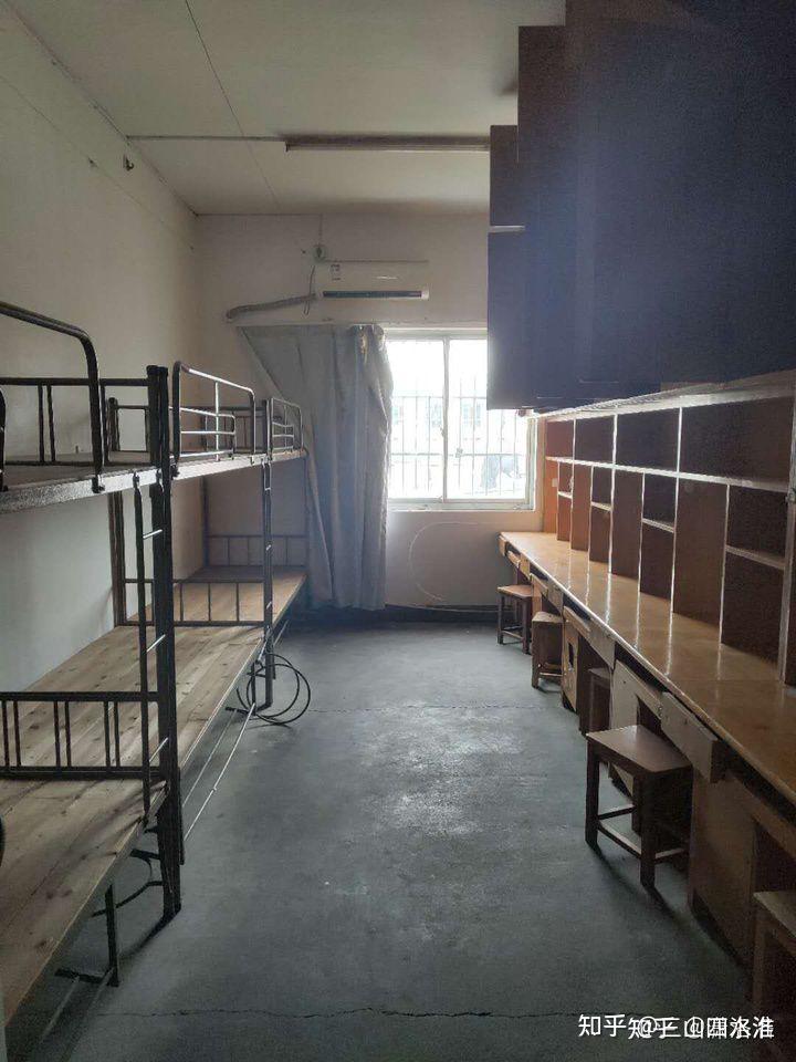 浙江师范大学的宿舍条件如何?校区内有哪些生活设施?