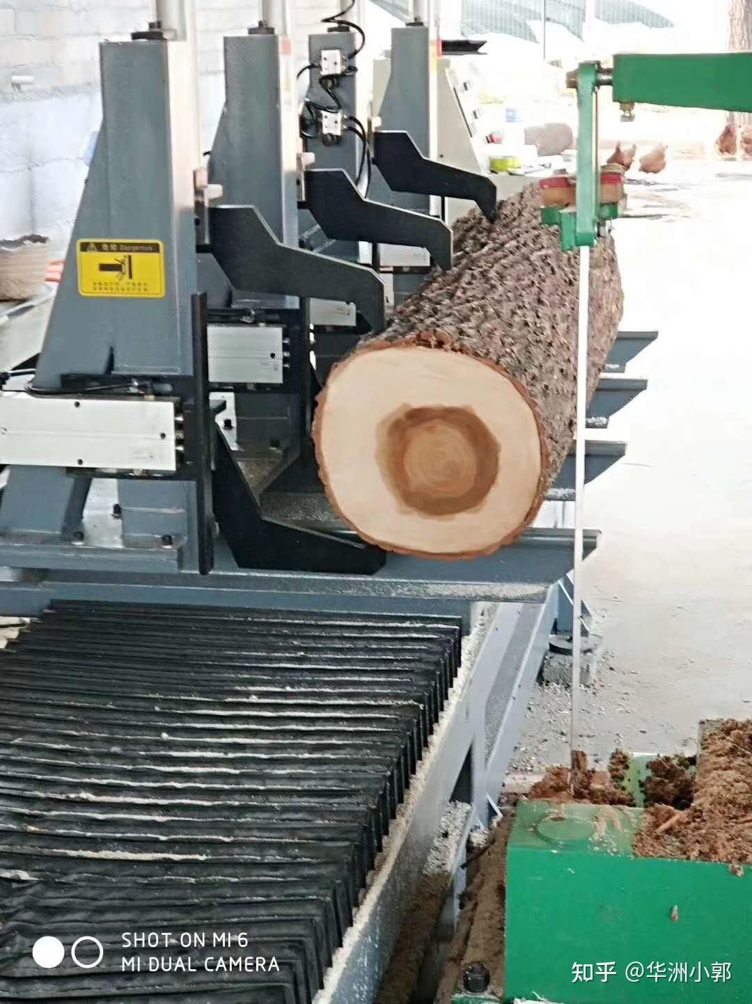 什么是数控原木跑车带锯机