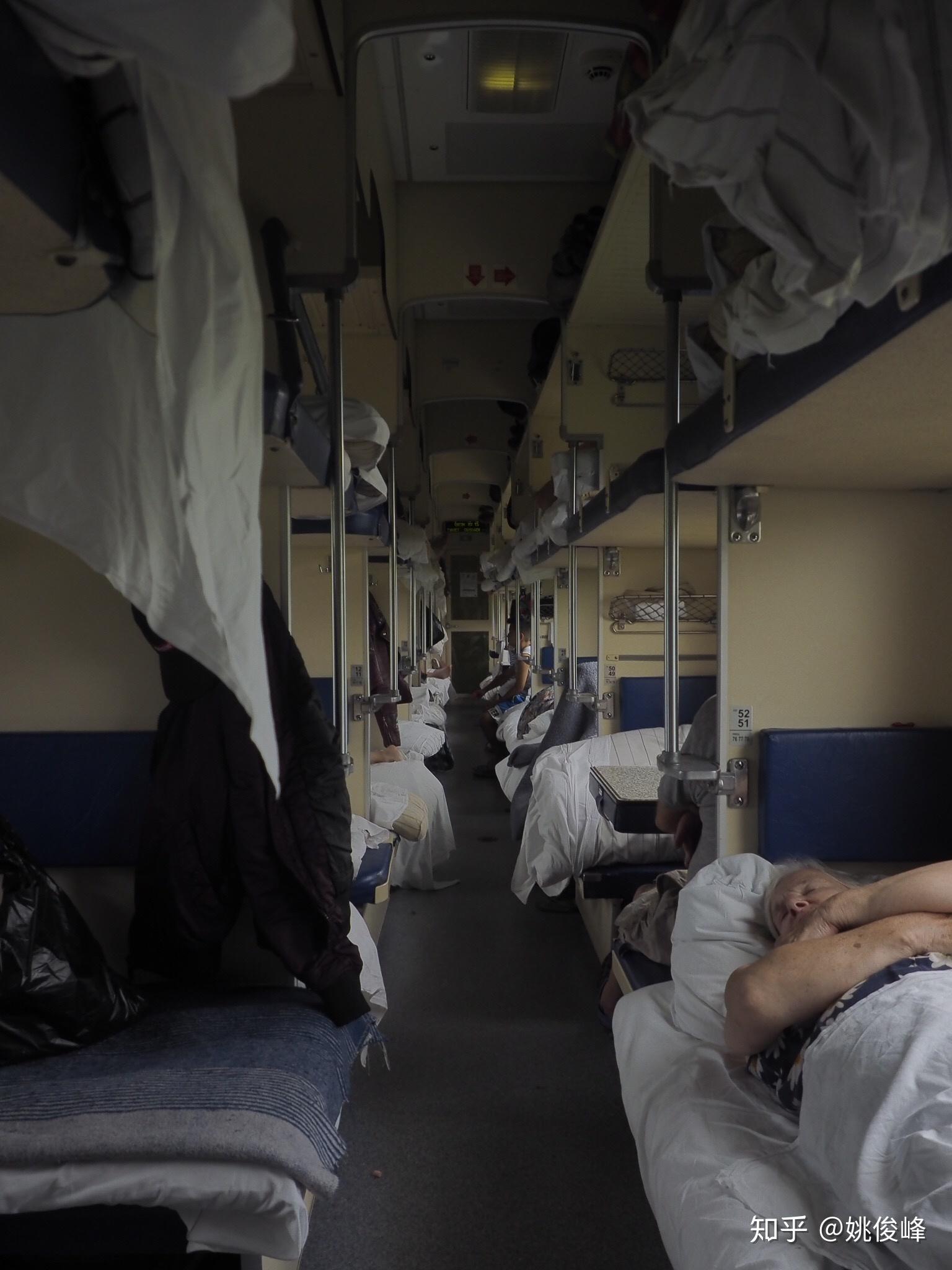 在卧铺火车上过夜安全吗?