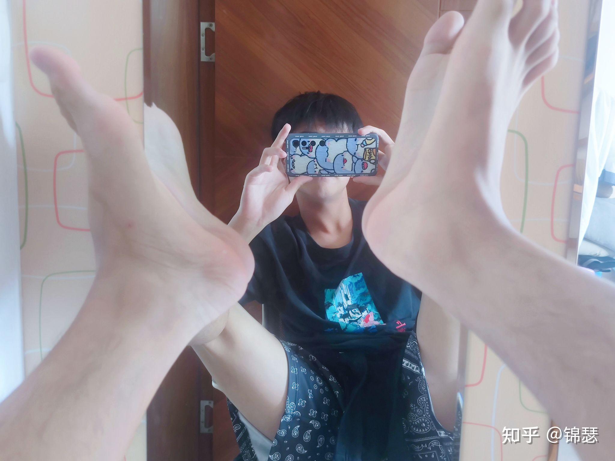 男生的脚什么样算好看?