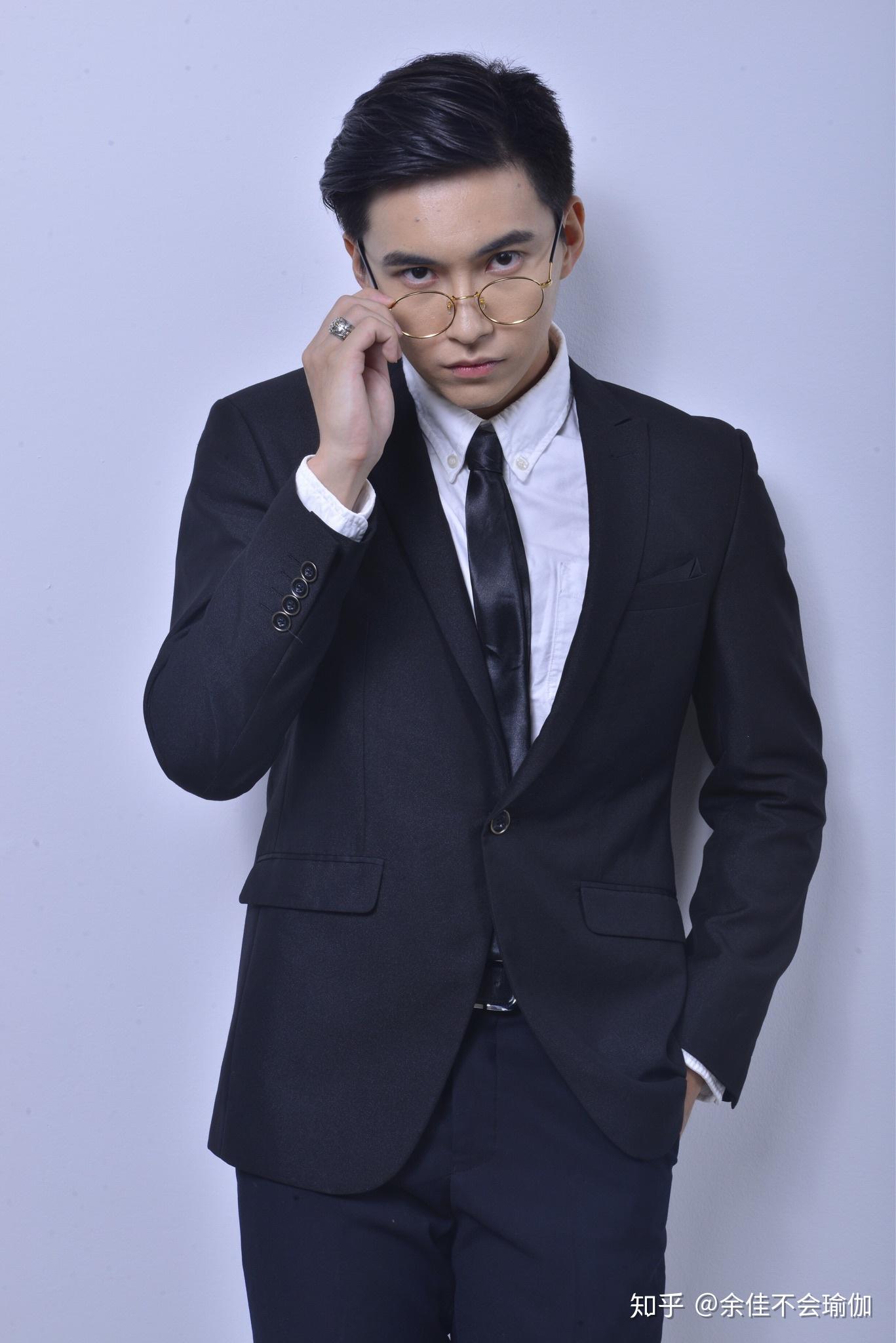 最近追的女孩说她喜欢斯文败类型什么是斯文败类型如何成为斯文败类