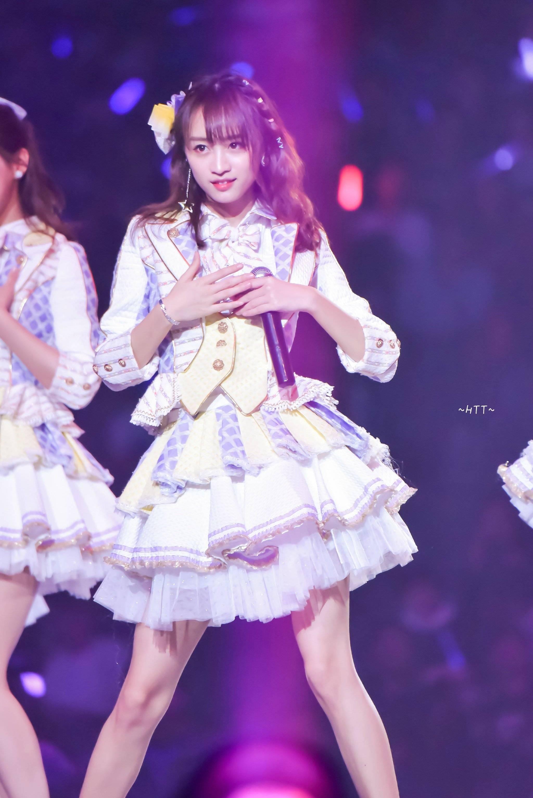 黄婷婷的发型怎么梳呀? - 袁雨桢的白衬衫的回