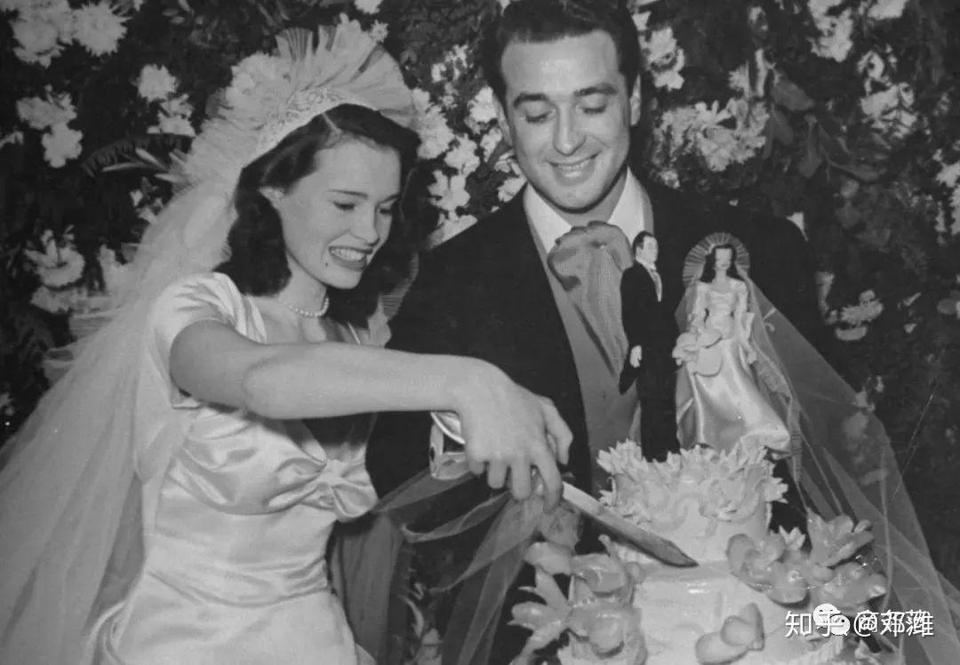 基本可以算爷孙恋了…他们生了两个儿子stan stokowski和christopher