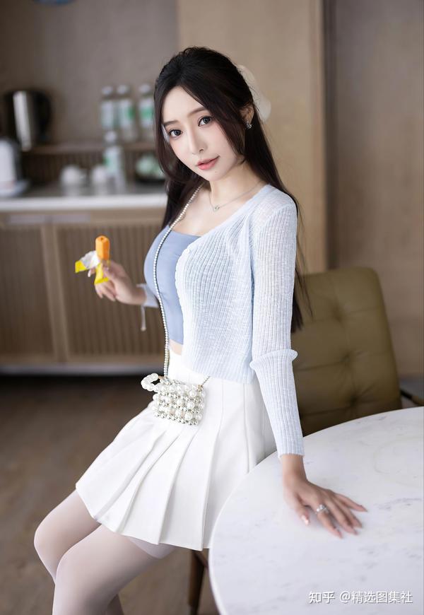 秀人美女王馨瑶女神范穿搭 - 知乎