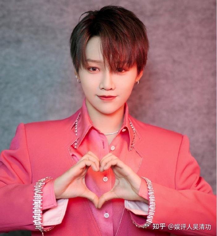 央视五四晚会节目单:赵丽颖和陈伟霆合唱,刘雨昕压轴,王源缺席-五四晚会演员名单