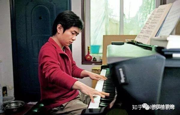 钢琴家沈文裕九岁还折指从没专门练过手型