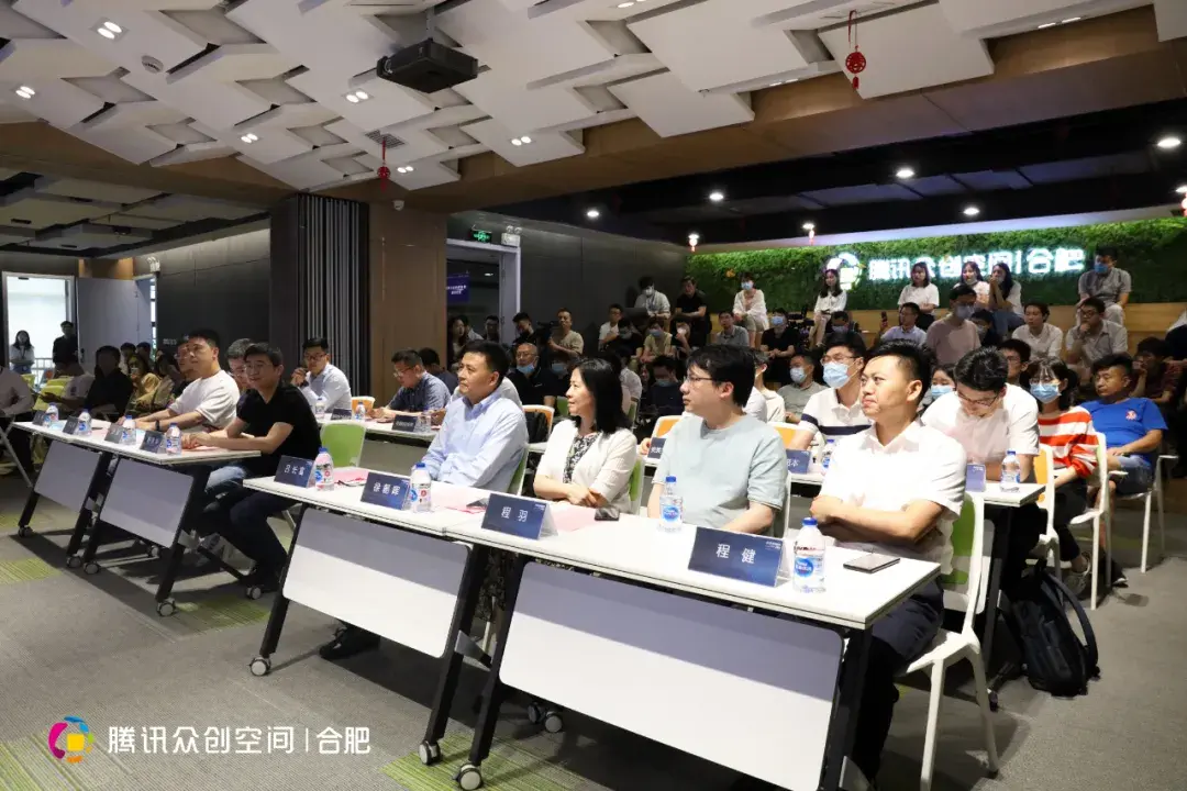 管委会副主任吕长富,合肥高新区科技局局长徐朝晖,副局长程羽,国际