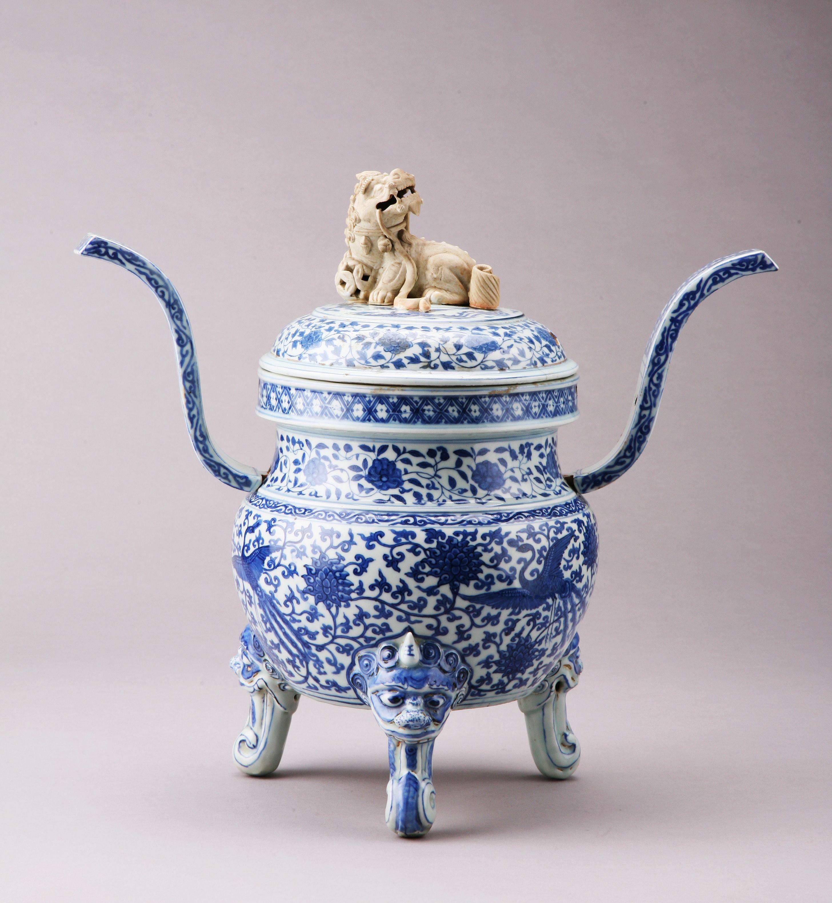 明嘉靖青花莲鹤纹熏炉四川博物馆镇馆之宝