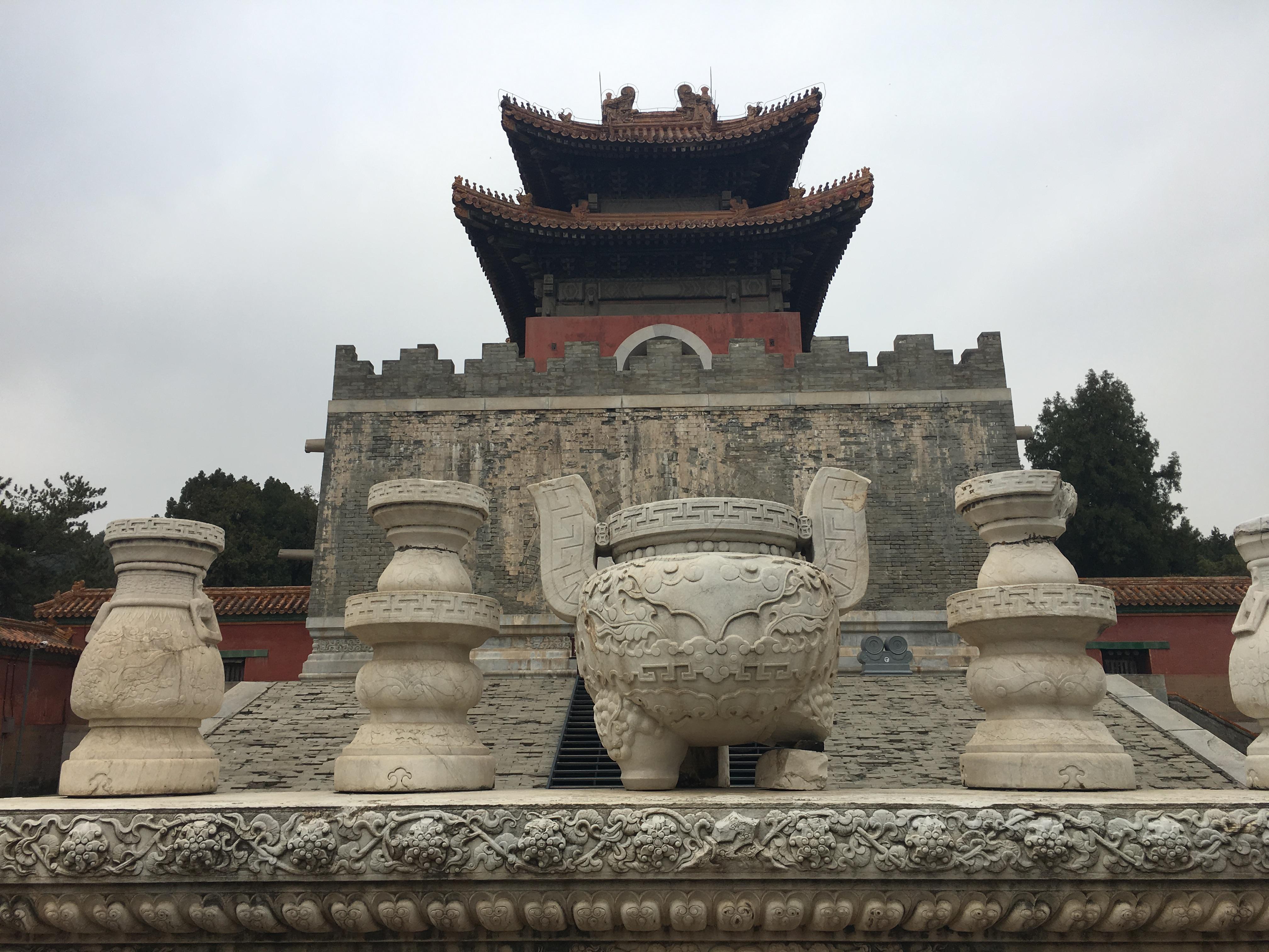 河北「清东陵」是一个什么景点,有什么吸引人的地方和历史典故?