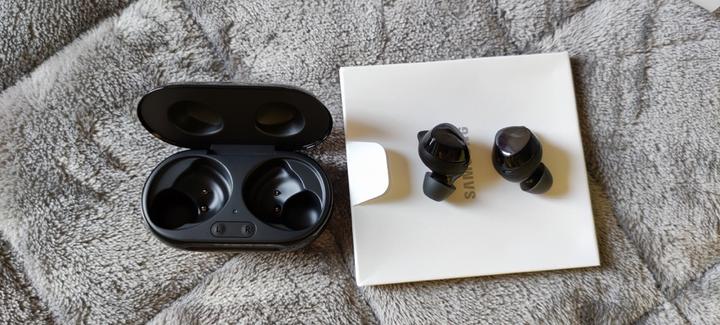 三星SAMSUNG Galaxy Buds+ 真无线蓝牙耳机使用体验，600-700高音质耳机