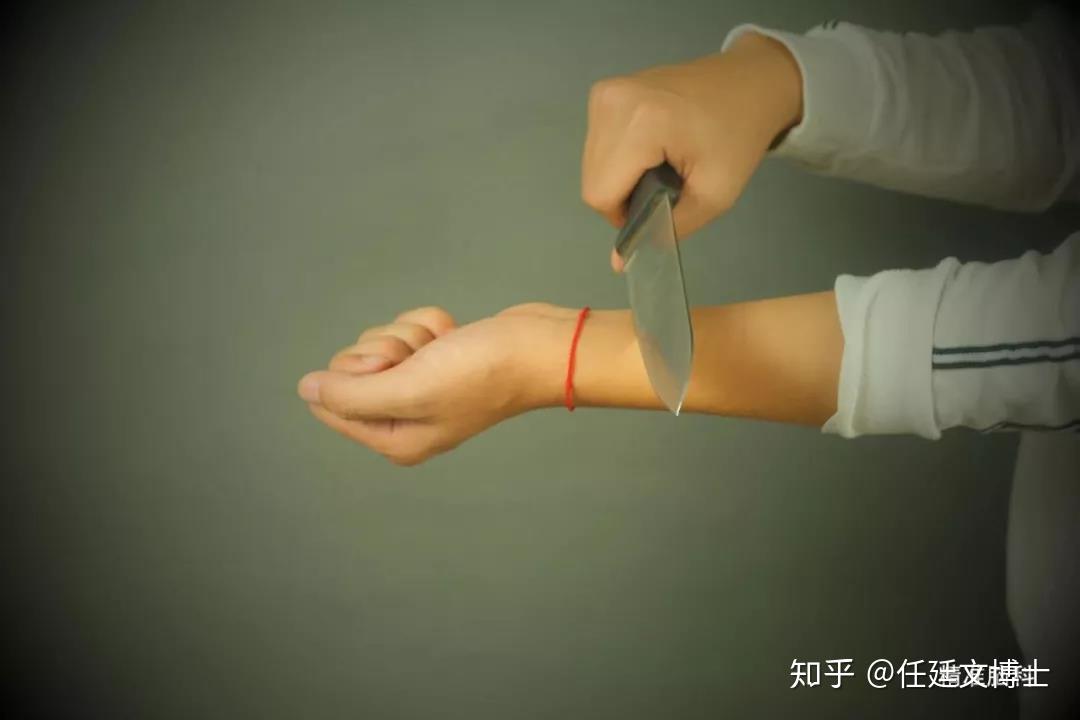 从网恋被骗到精神分裂症过了9年非人生活的他是如何康复的