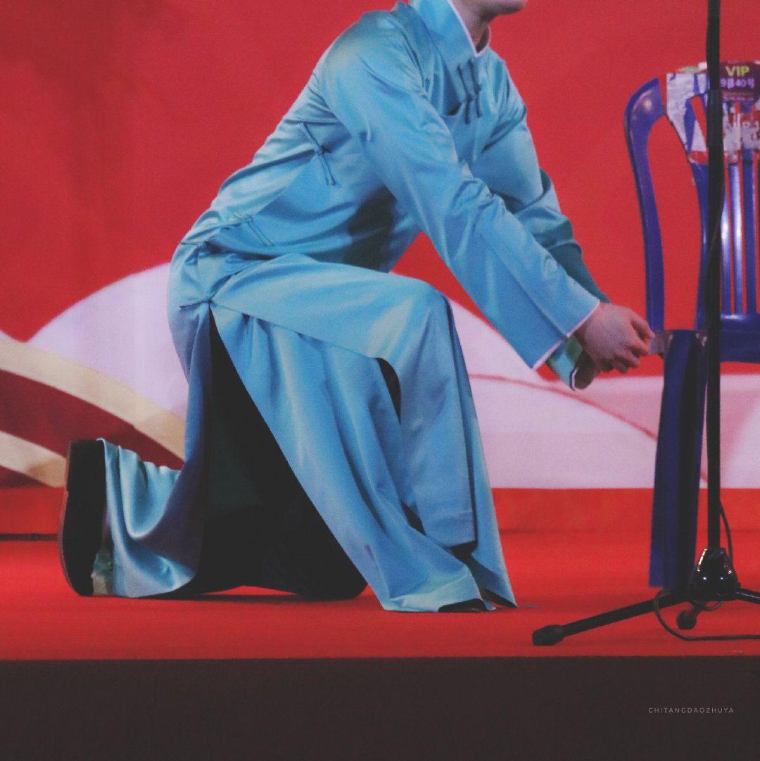 姐妹们最喜欢的张云雷的大褂是哪一件? - 知乎