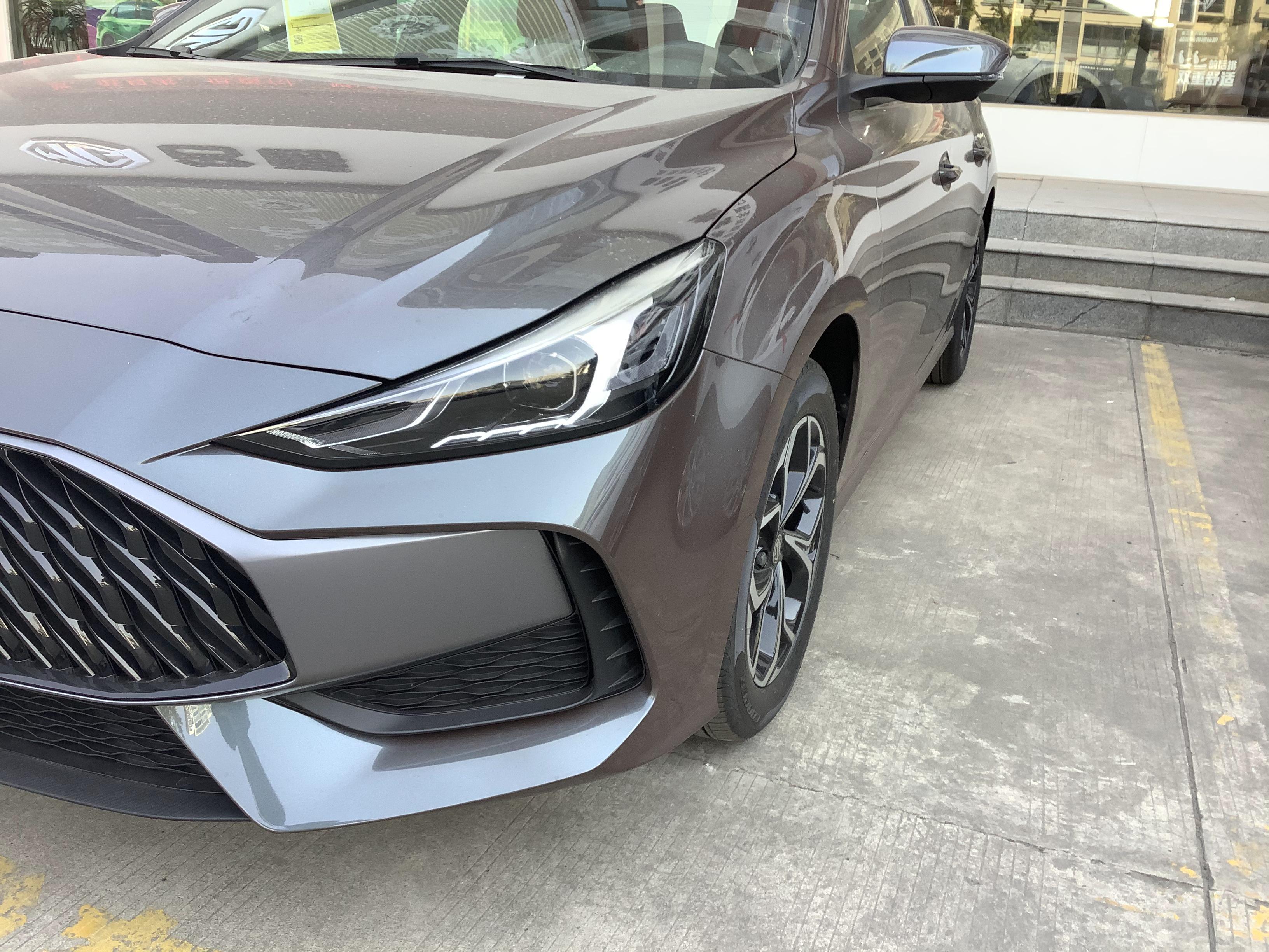 进店实拍2021款名爵5赛博灰色车身很洋气配360度全景影像