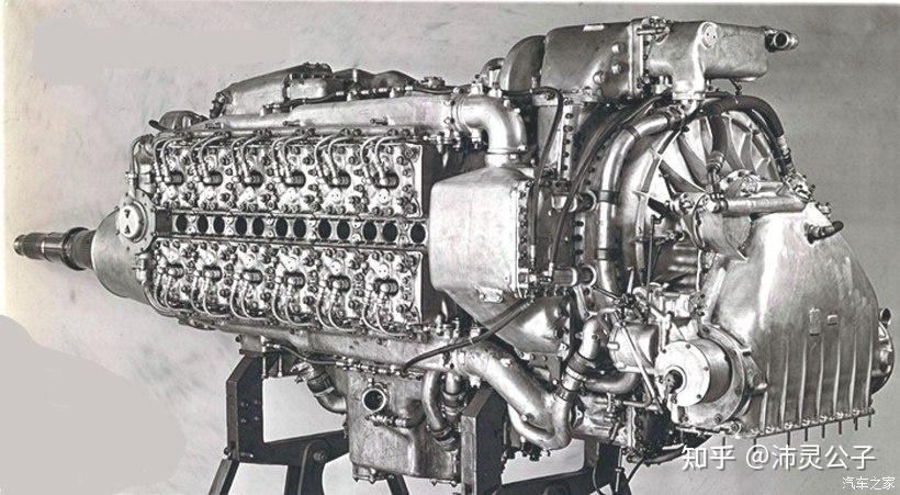 1937年5月,推出首款24气缸引擎:劳斯莱斯vulture 24缸机械增压发动机