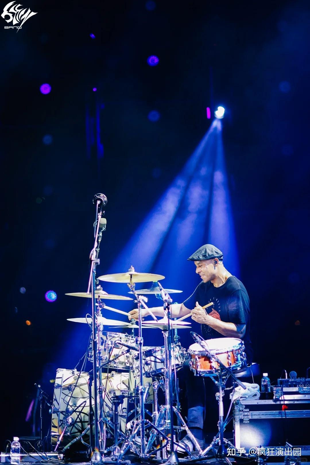 信乐团伟大信仰演唱会一起来现场聆听摇滚金曲回忆青春