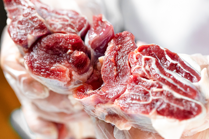 南阳黄牛肉,居然可以当零食吃?每天鲜卤300斤,全国吃货都在抢!