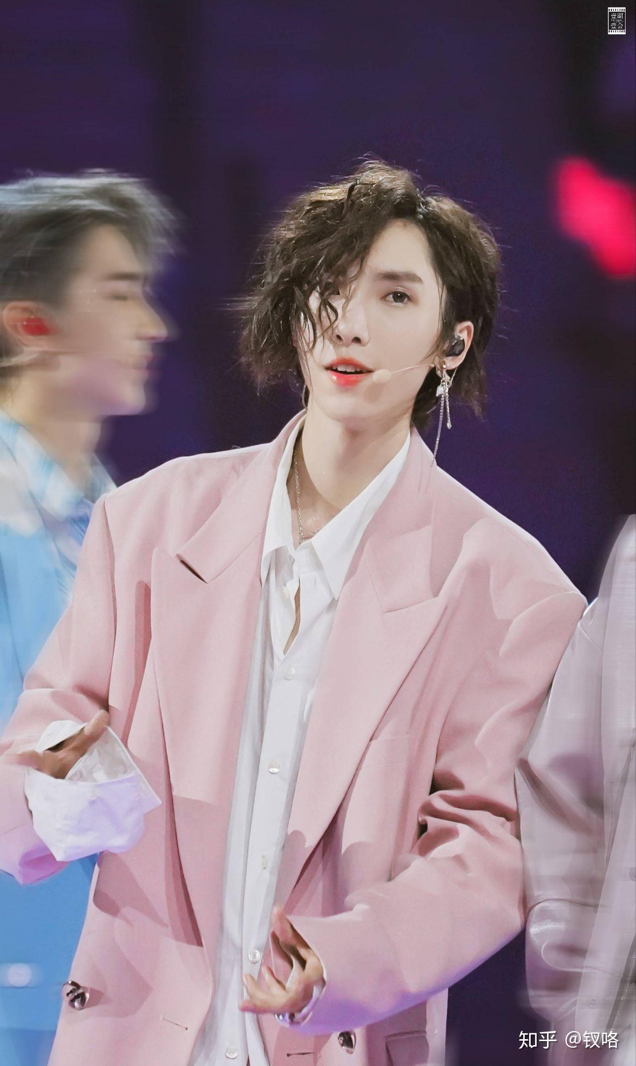 r1se成员有哪些绝了的神图?