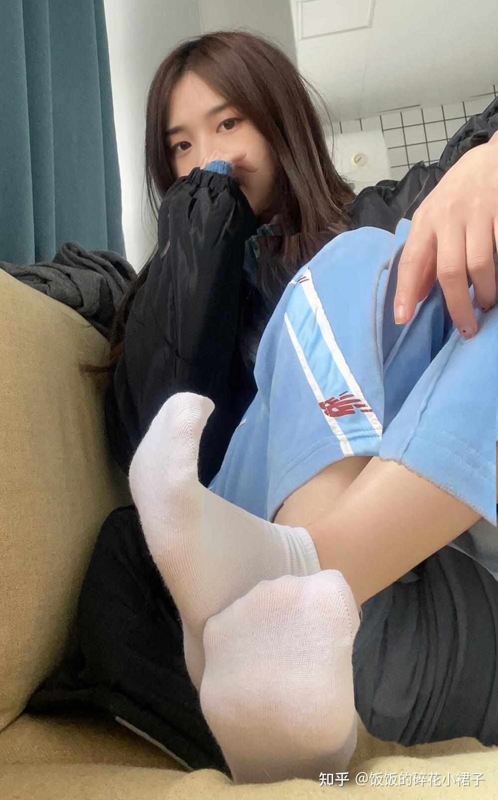 女生的袜子会不会有臭味啊?