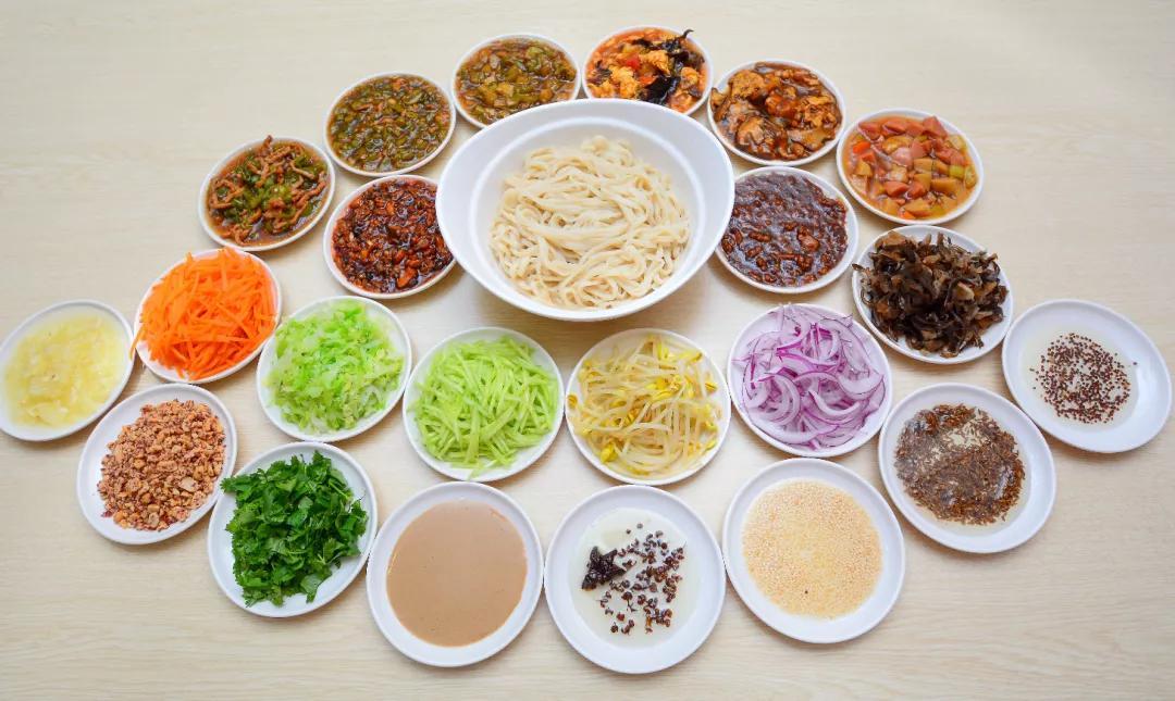 合理搭配面条配菜