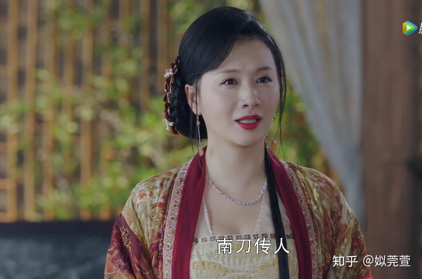 他与霓裳夫人还有山川剑殷闻岚三个人的主要故事其实还没有出来,但是