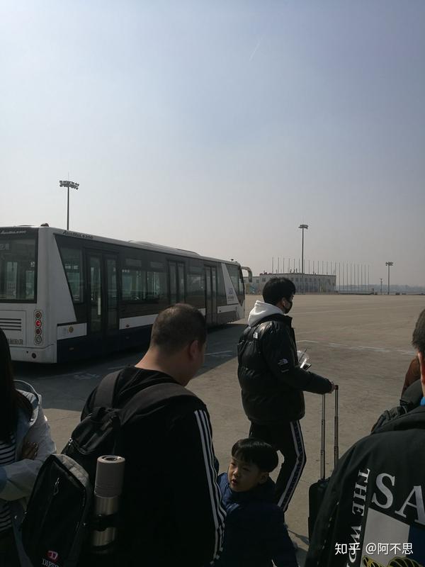 青岛流亭机场登机图片