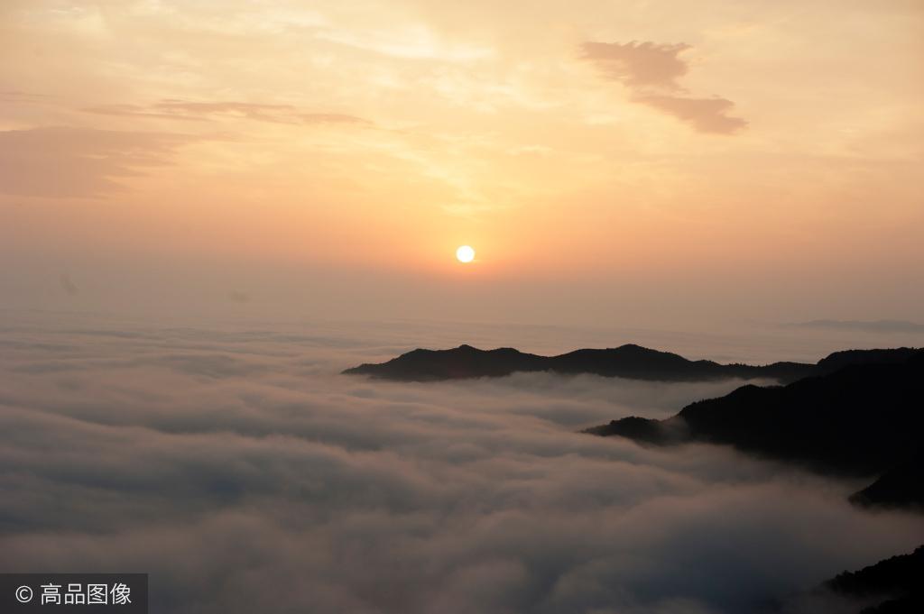 金秋迎接中国最美的日出朝阳