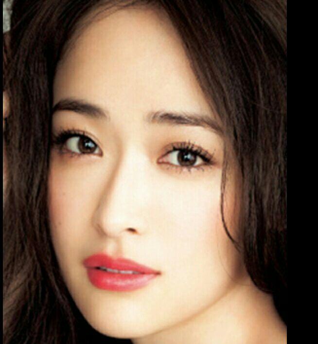 为什么现在中国特别流行一字眉中国女性是否适合一字眉