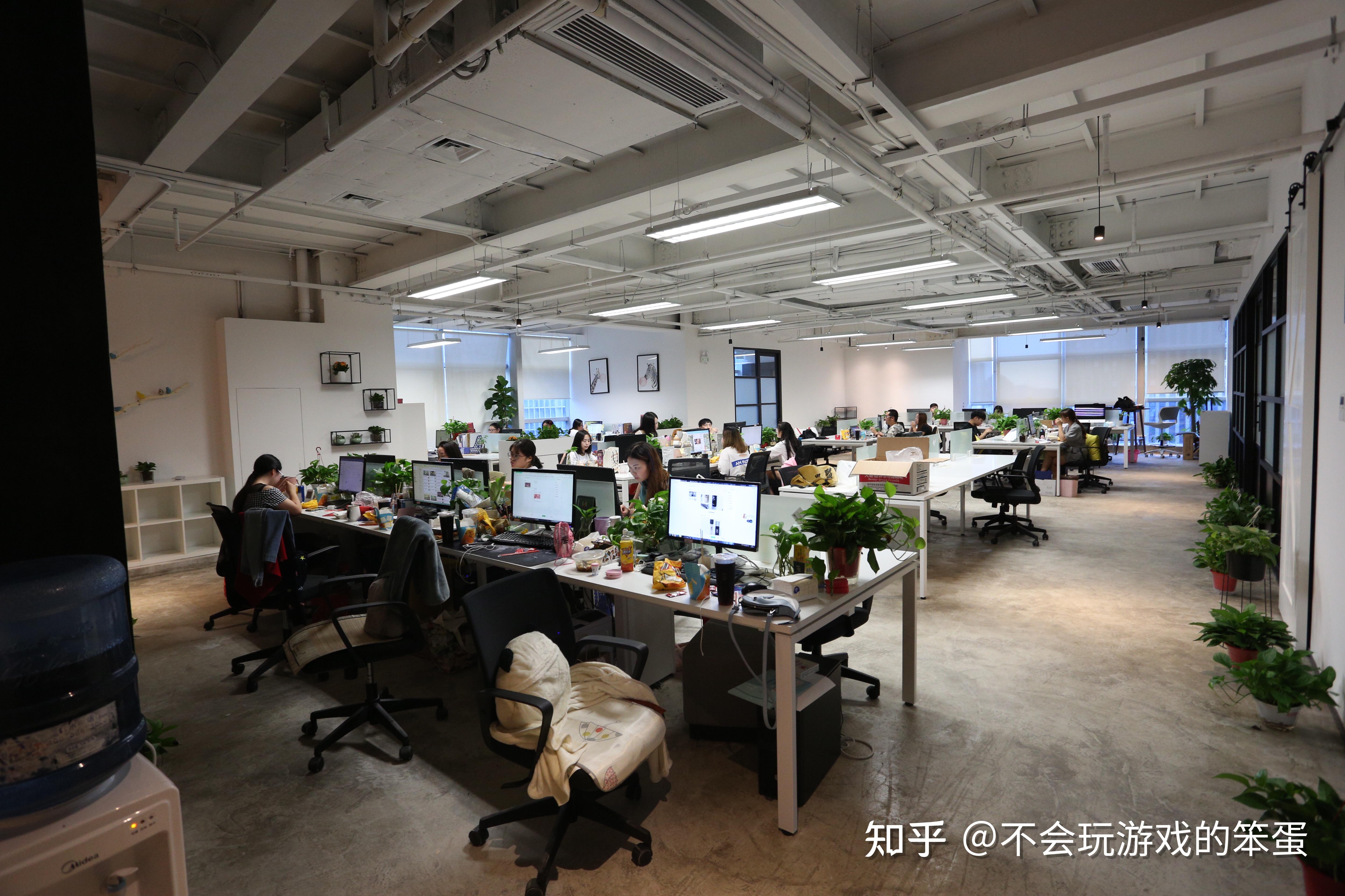 单位办公室转租,精装修500平,单价3.