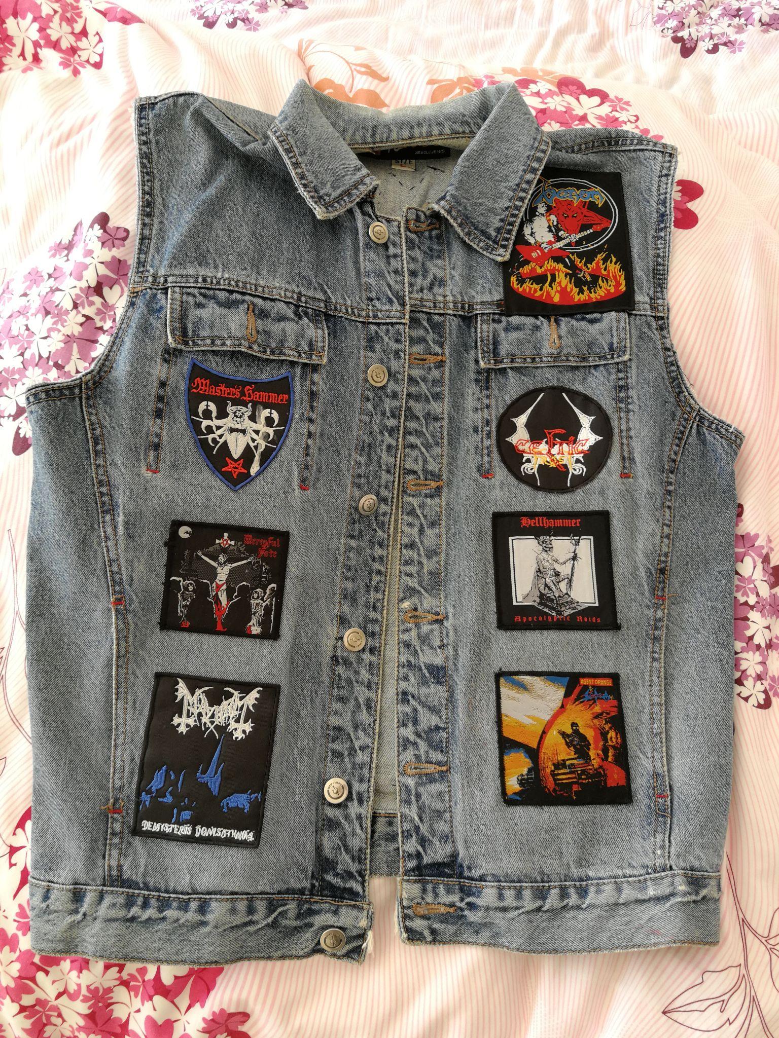 如何穿得像一个黑金属音乐爱好者?