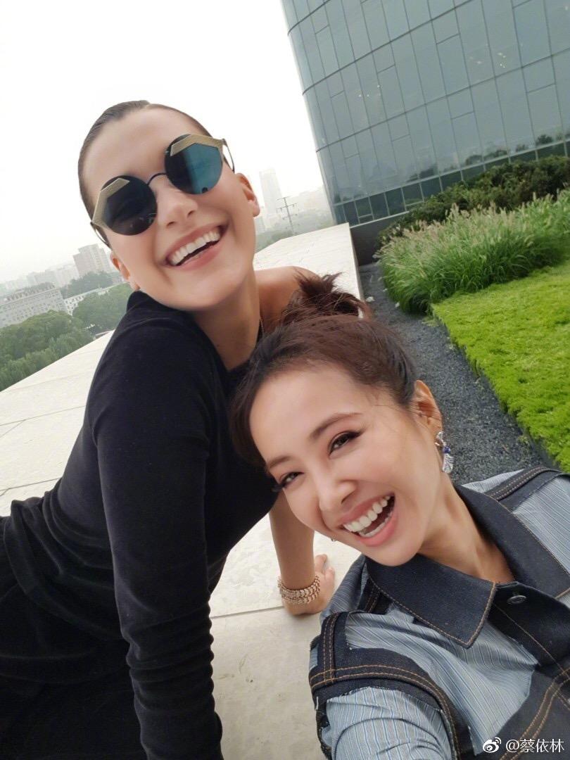 现在的蔡依林和萧亚轩相比,谁能称上华语唱跳天后? - 知乎