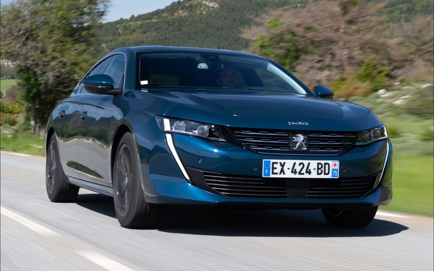 标致308谍照新鲜出炉混动四驱304马力还在看高尔夫8