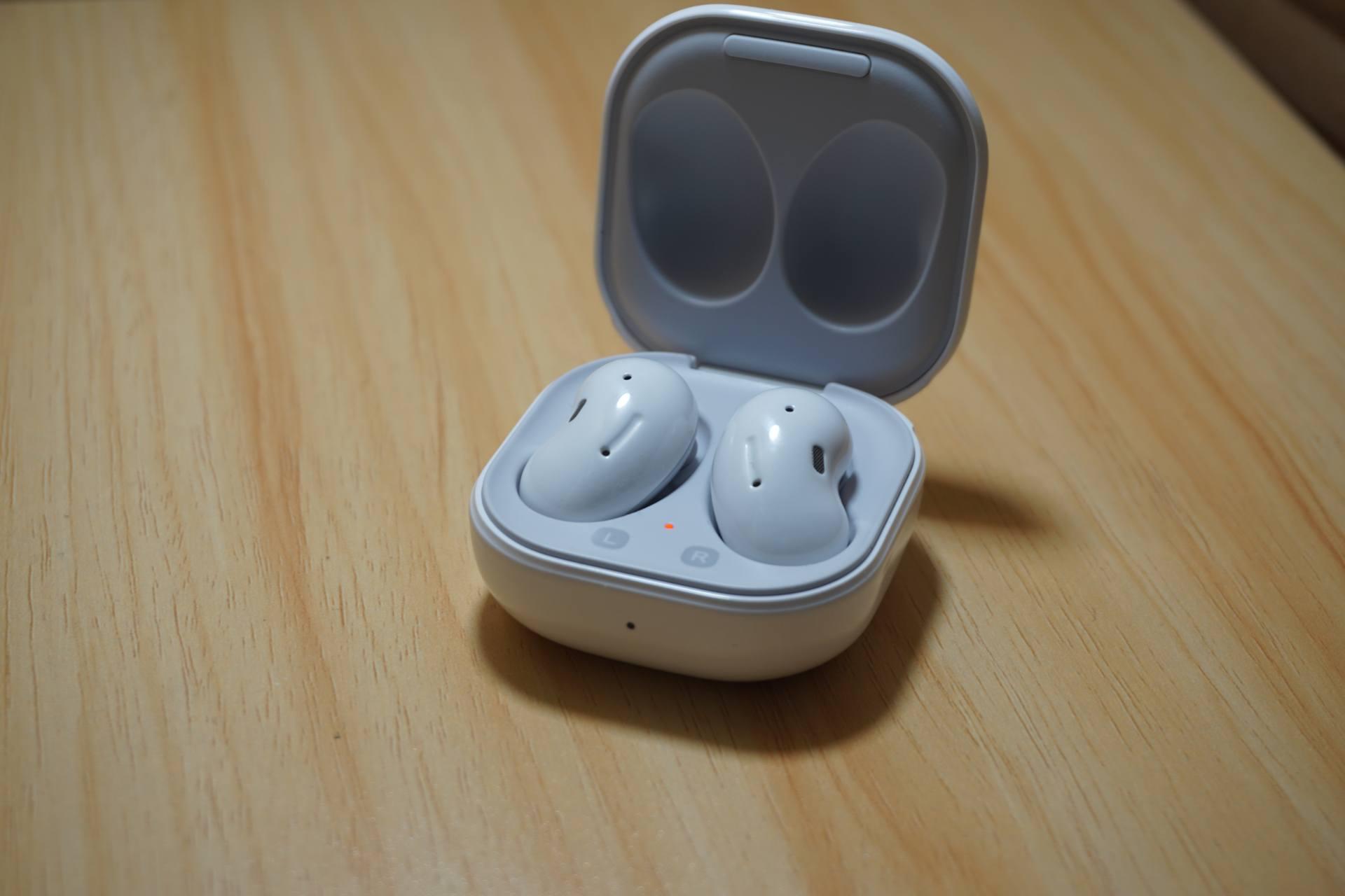 三星budslive评测没有降噪功能的它可能反而会更优秀