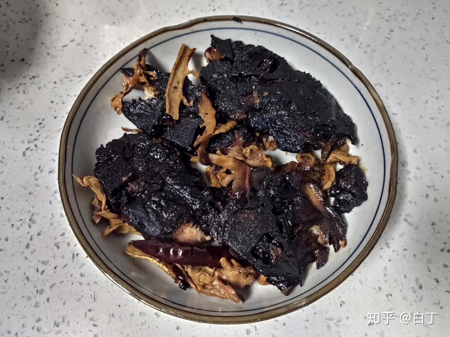 煮糊了的红烧排骨还能吃吗