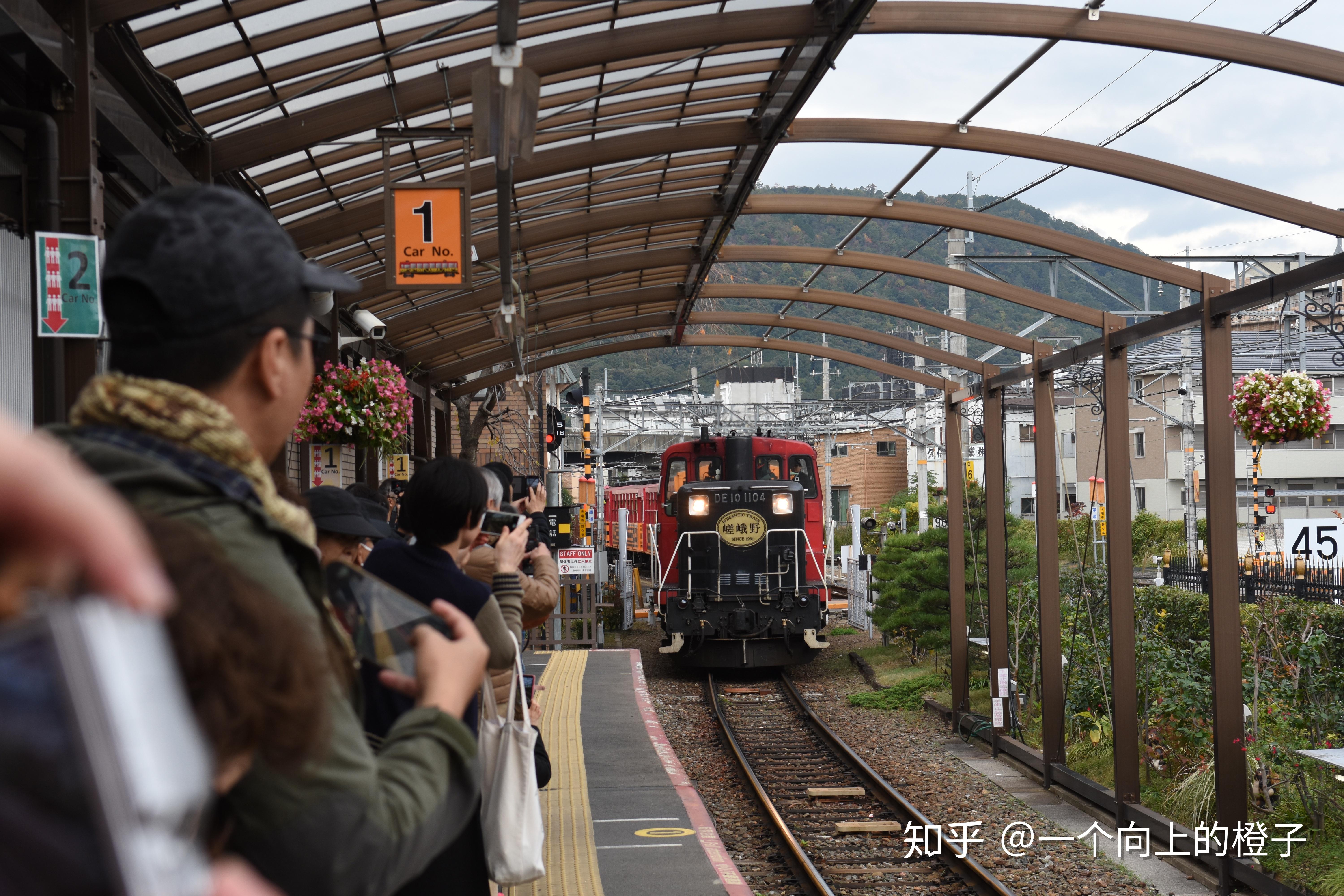 京都自由行攻略:行程第三天體驗嵐山小火車探尋京都最美紅葉所在地