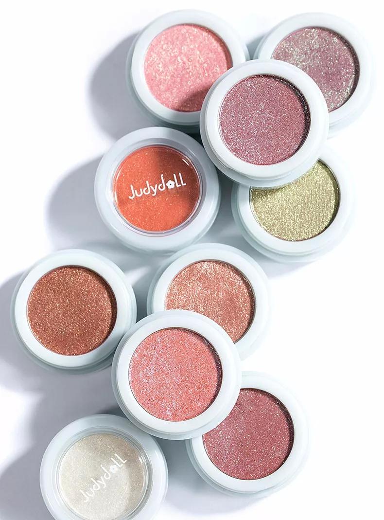 而且橘朵也因为单色眼影的成功推出避开了彩妆眼影盘合集的这一片红海