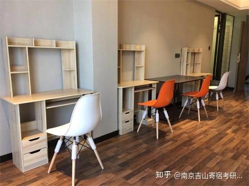 考研党在家感觉学不下去了,有没有学习氛围好点的地方推荐? - 知乎