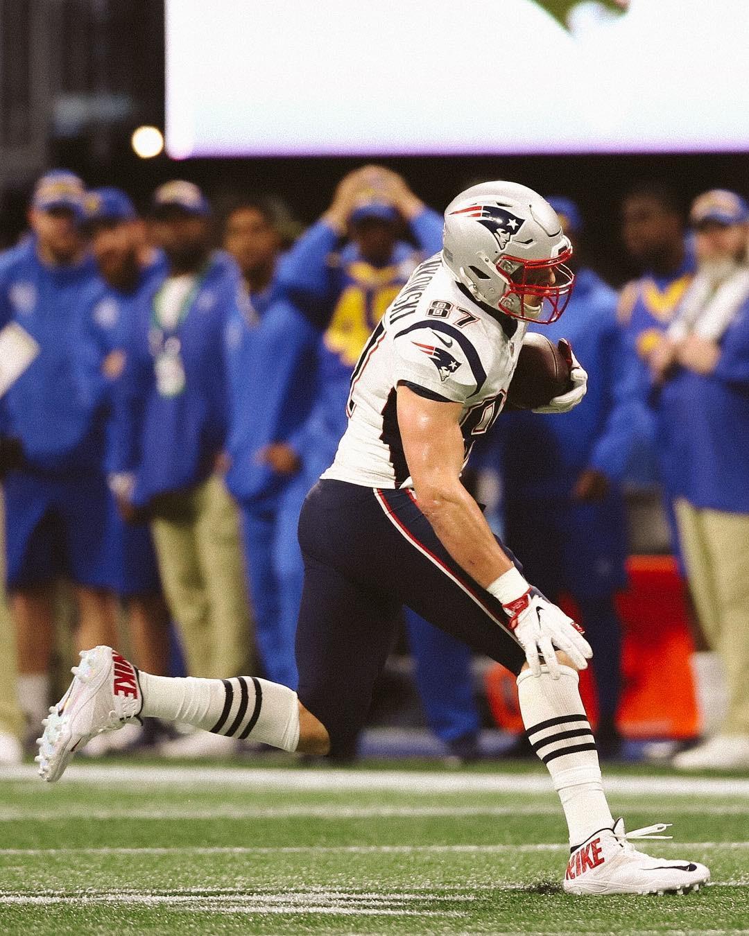 美国橄榄球球员你最喜欢谁