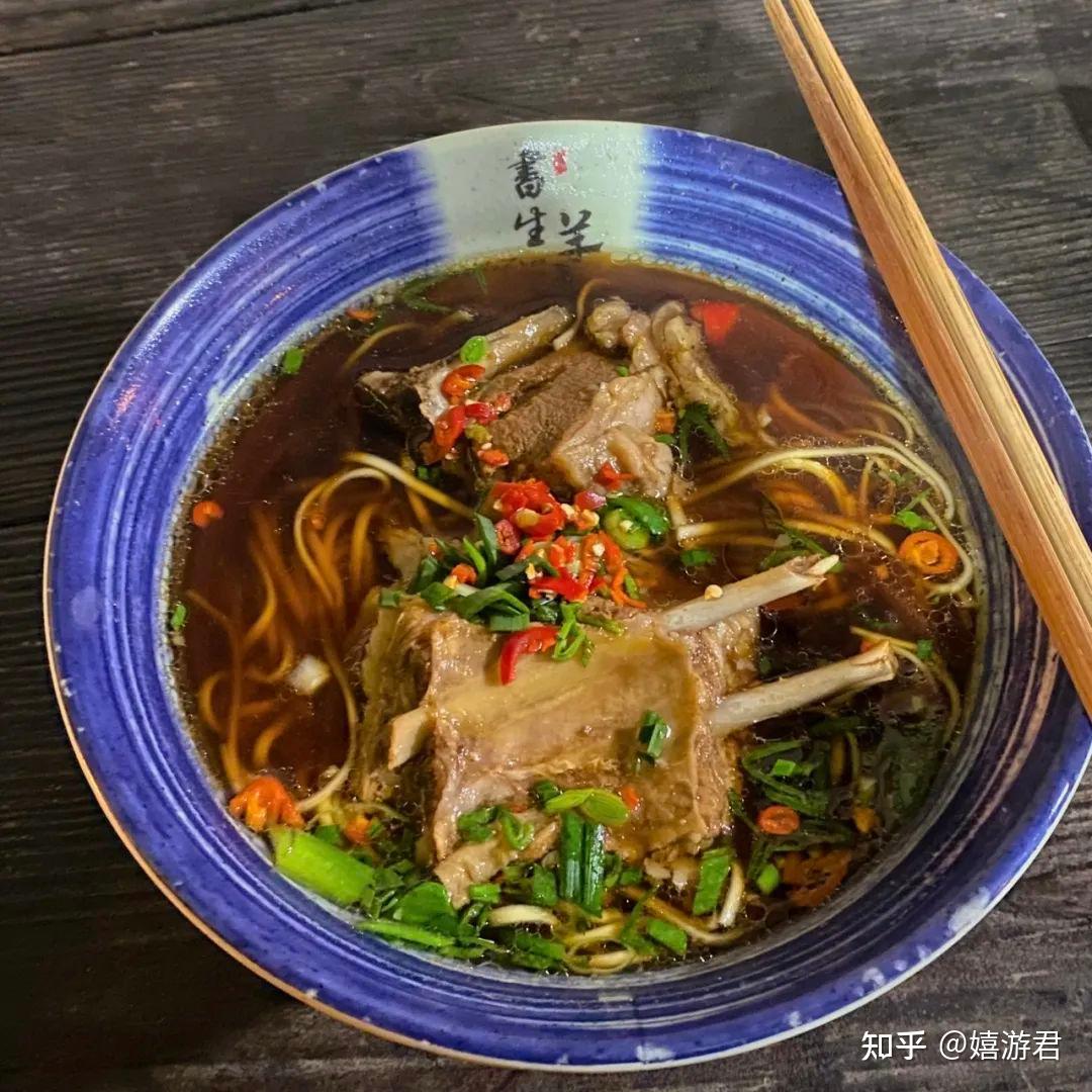 锦岸私房菜和似水年华旁边的默默的家值得一去,后者据说是黄磊也必去