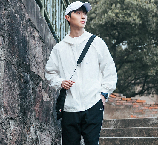 男士防晒服外套推荐2022年10款春夏季舒适轻薄透气的男士防晒衣外套