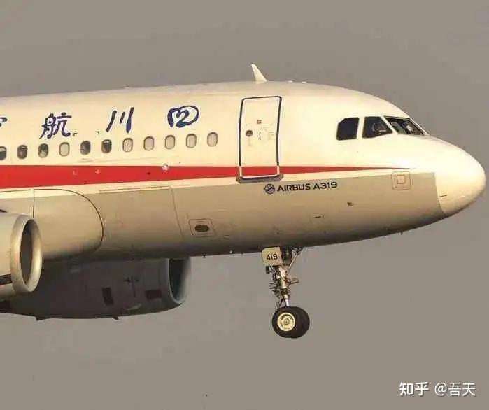 东航mu5735撞击点基本确定:残骸深入地下20米,为何不用挖掘机?