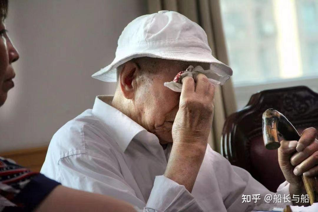 人到70，在儿女家轮流过年才懂：退休金和存款太高也是一种负担 - 知乎