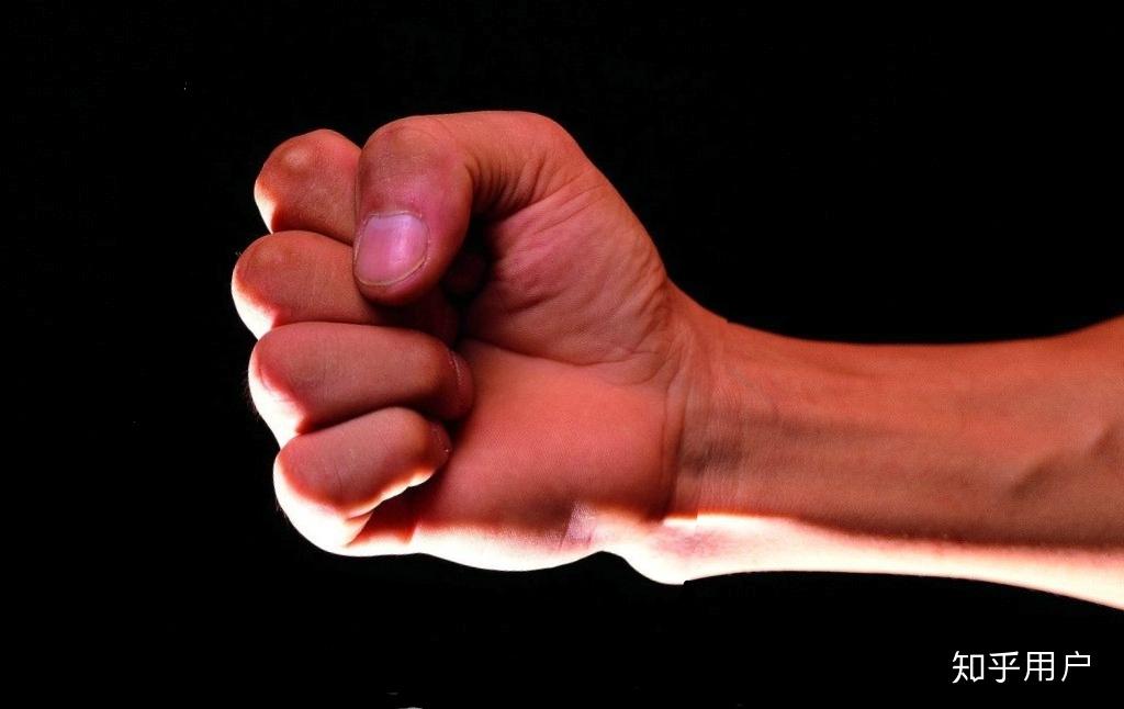 如何理解咏春拳的黏桥黏打发寸劲呢