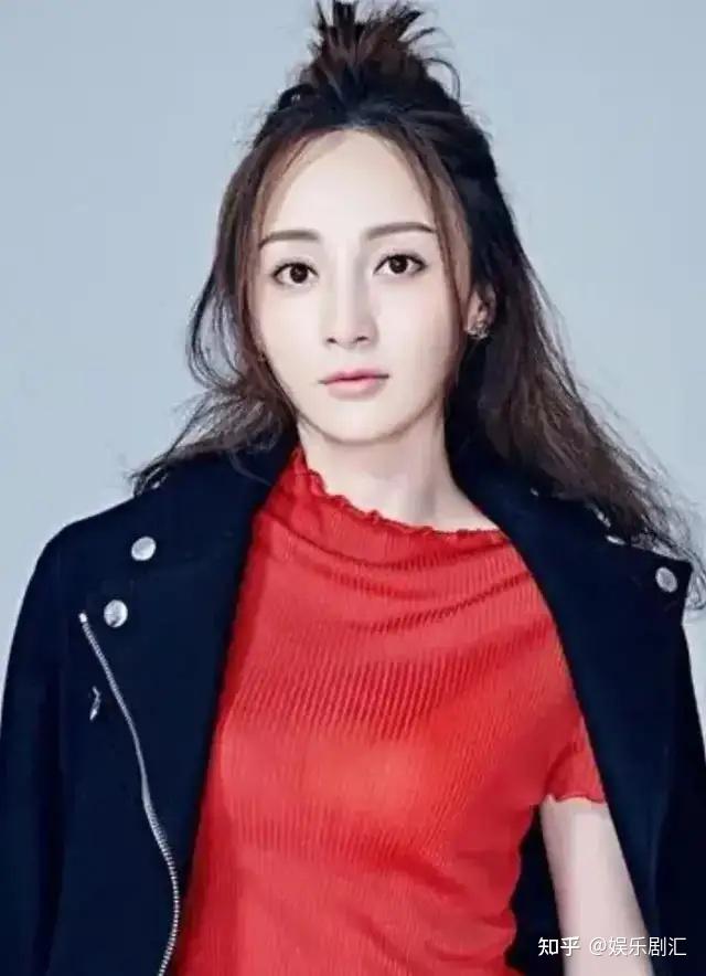 姚笛参加聚会,摘下婚戒疑似已离婚,文章出演话剧,造型十分苍老 - 知乎