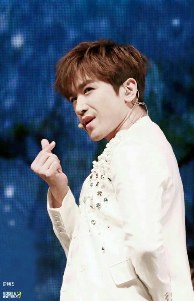 怎样评价李玟雨【shinhwa】?