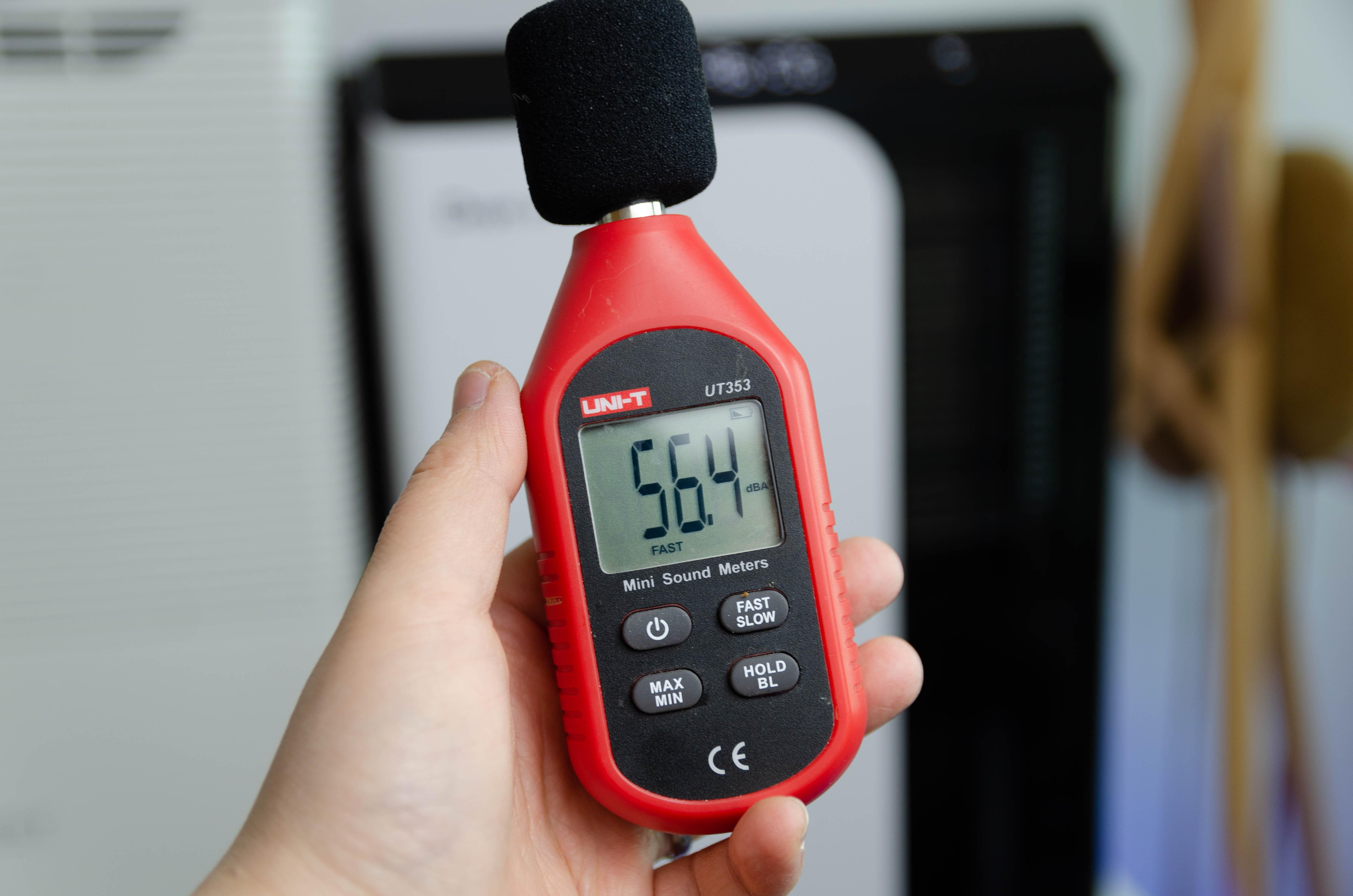 两台机器在干衣模式下,运行10分钟后分别测试两台机器的噪音.