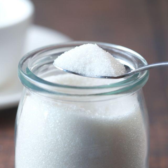 网友呼吁归还配料表中的白砂糖，它为啥重回白月光？食品饮料为何用果葡糖浆替代白砂糖？前者会影响健康吗？